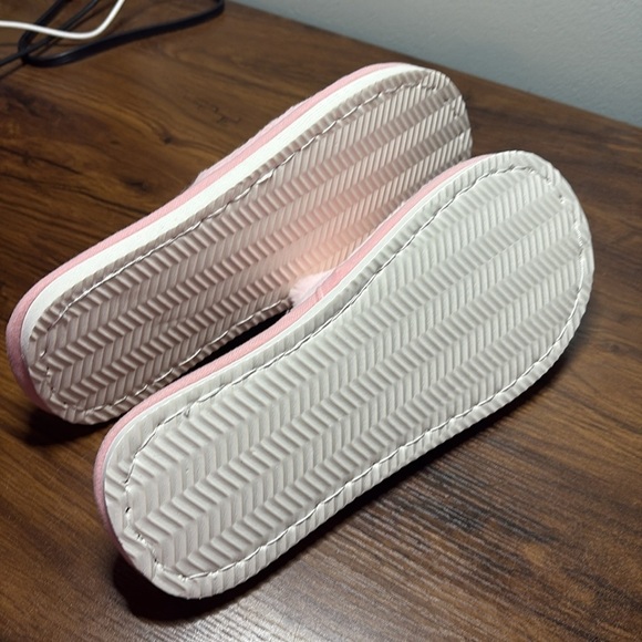 Fluffy Pink Slippers - Picture 3 of 4